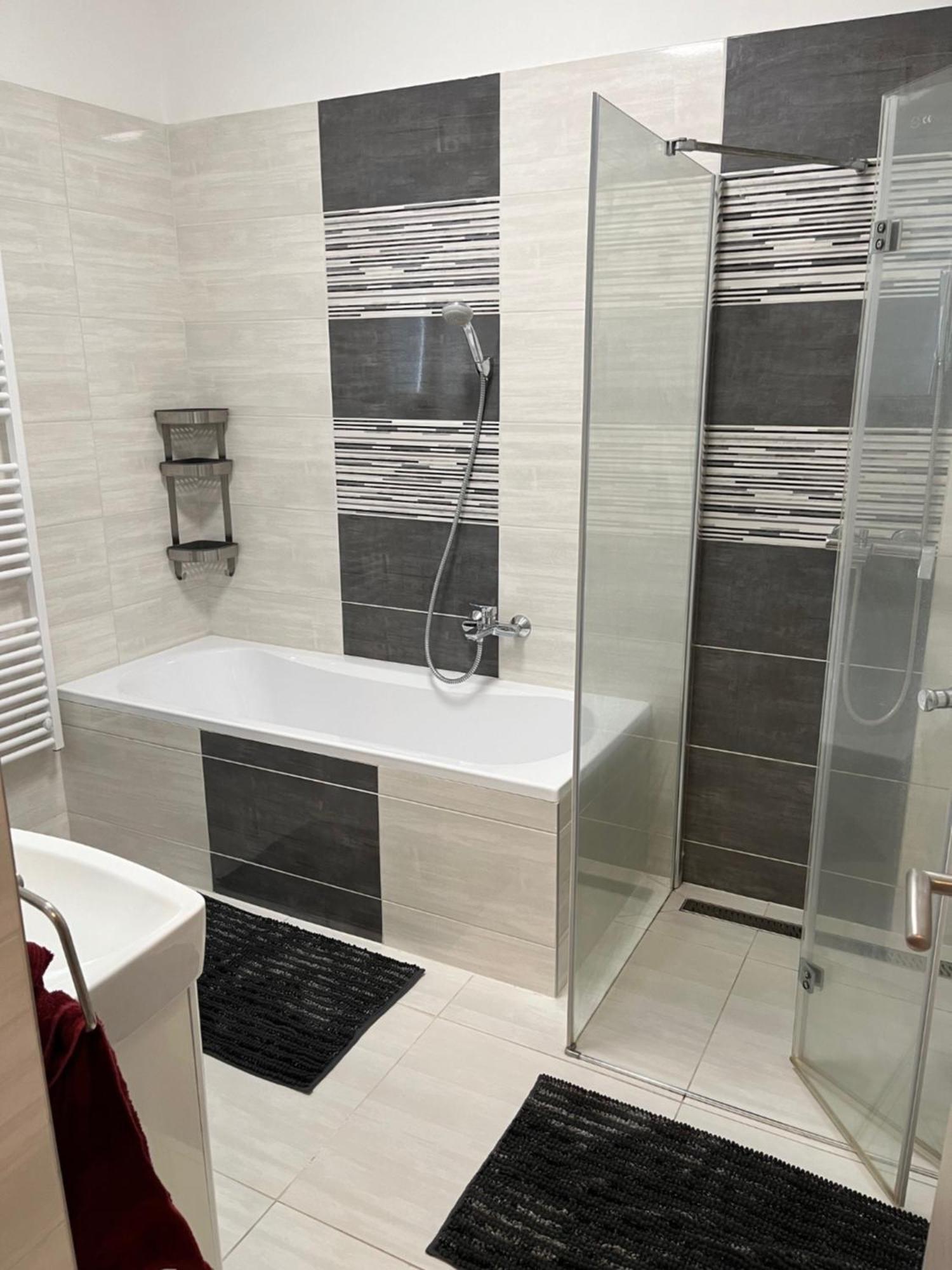 Brookforest Belvarosi Apartman Debrecen Exterior photo